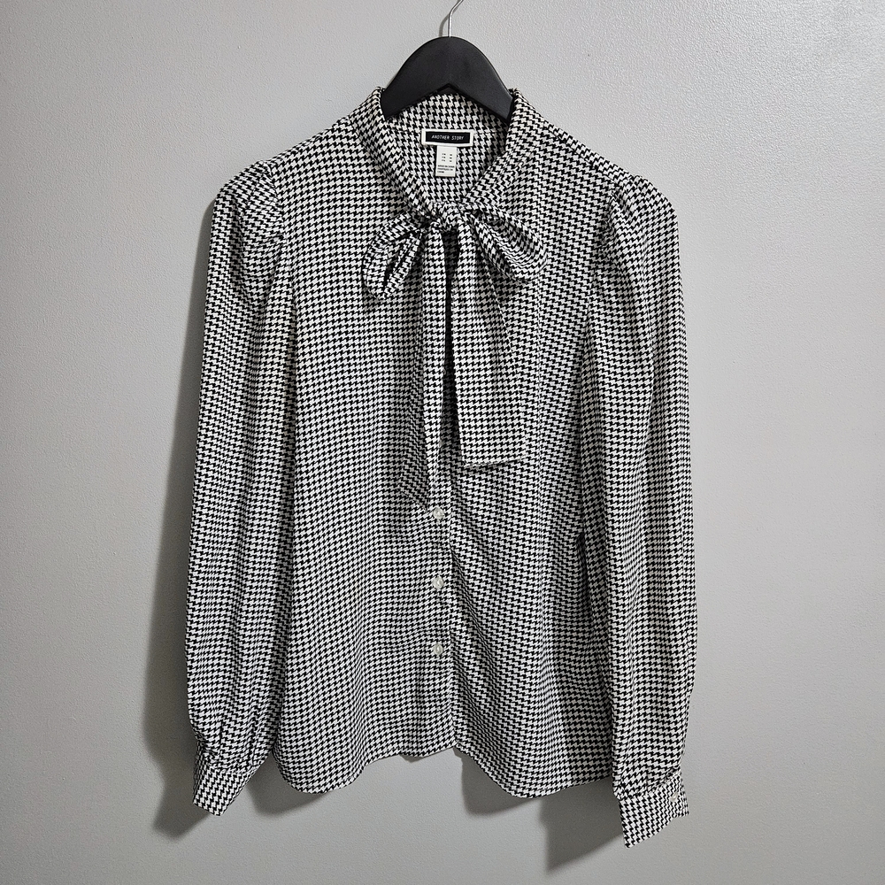 Another Story Women's Black and White Houndstooth Blouse Size Medium